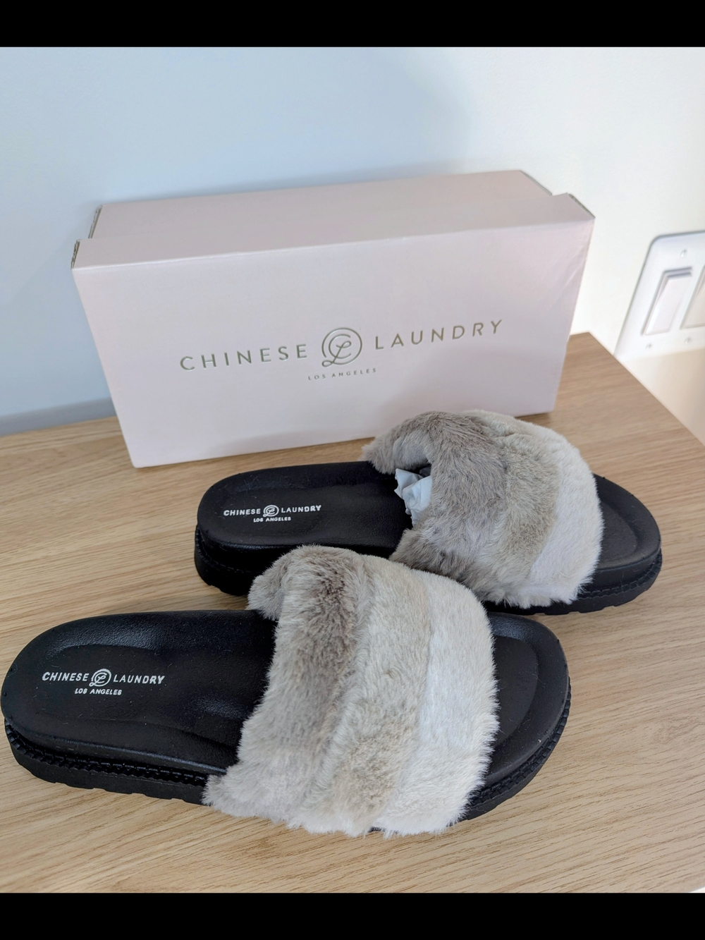 Chinese Laundry Taupe Softy Fur Slide, Sz 8, New In Box.